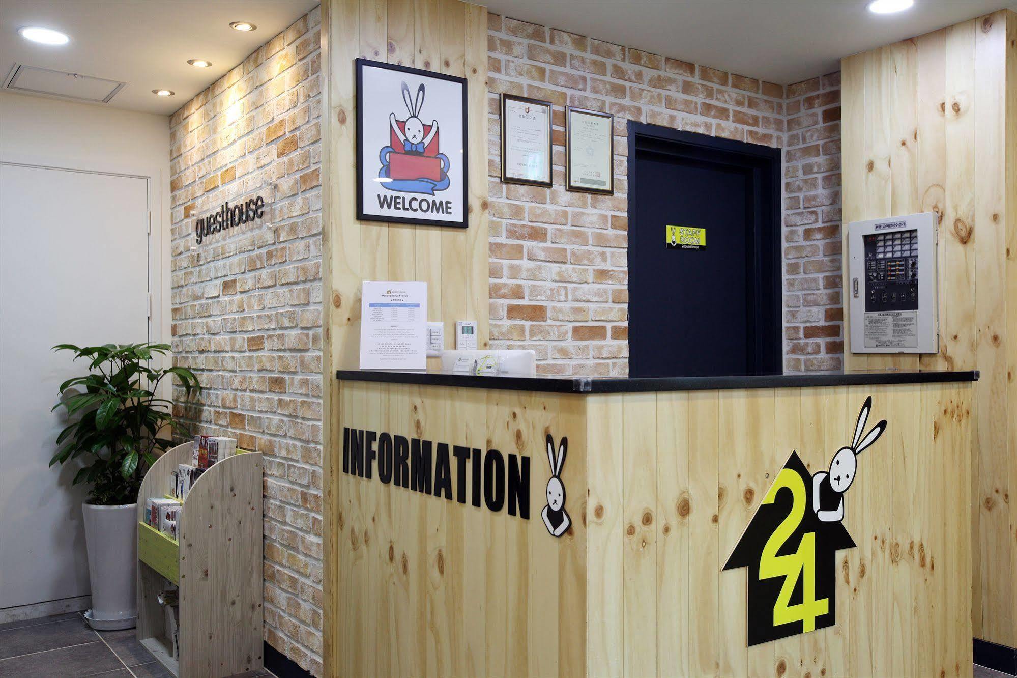 24 Guesthouse Myeongdong Avenue Сеул Экстерьер фото