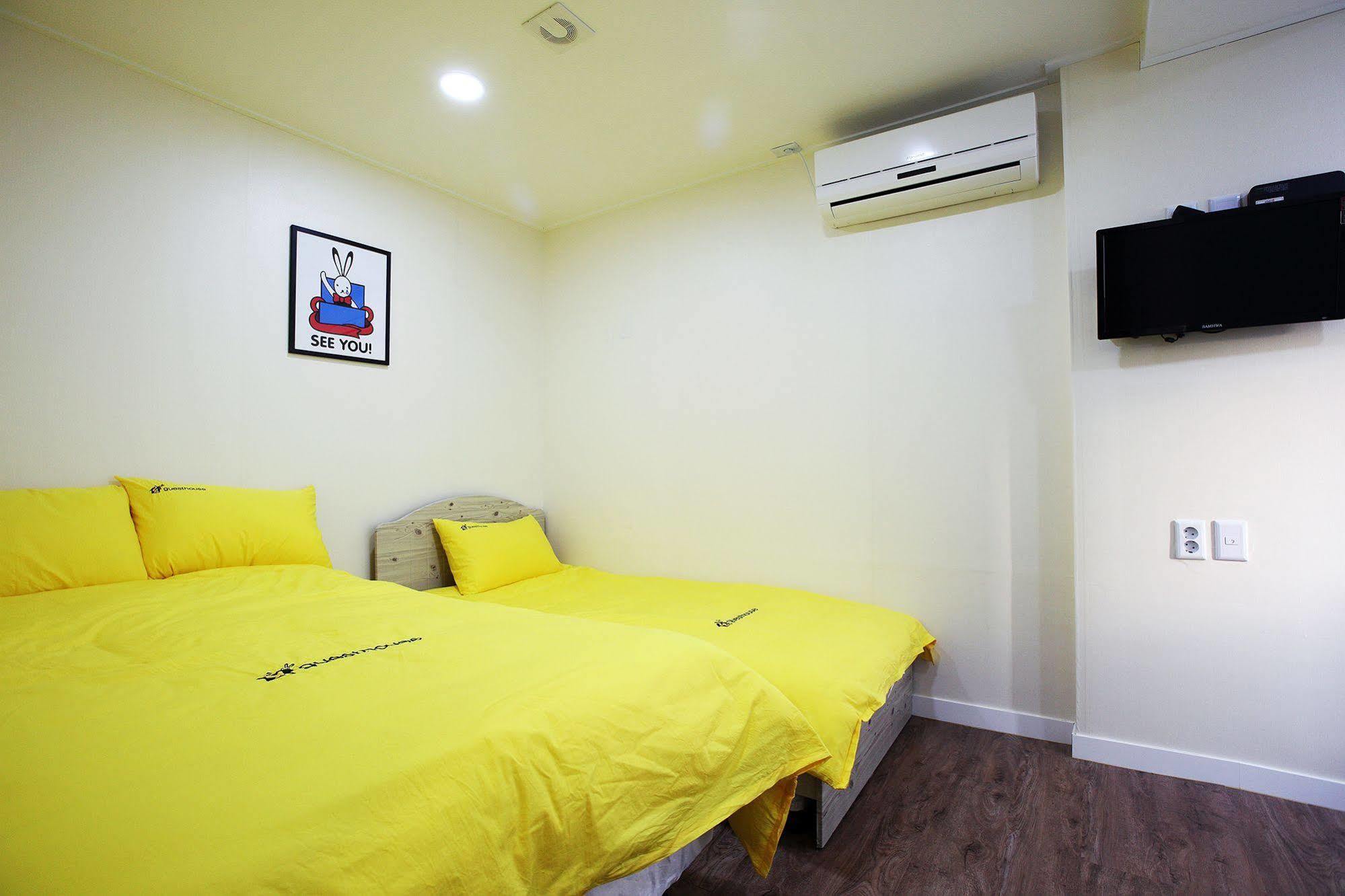24 Guesthouse Myeongdong Avenue Сеул Экстерьер фото