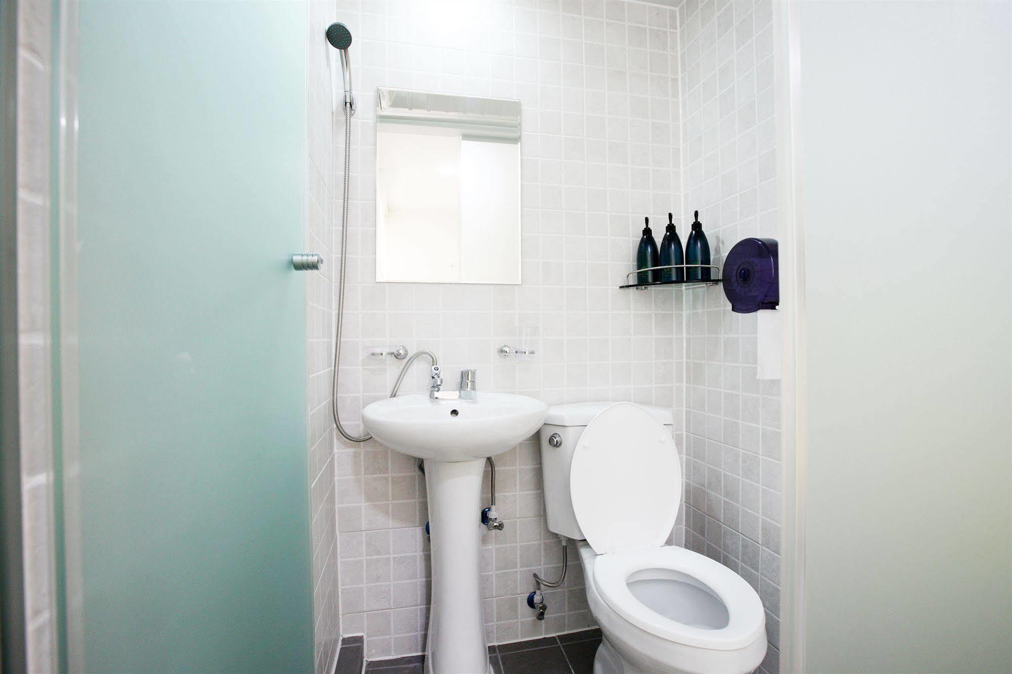24 Guesthouse Myeongdong Avenue Сеул Экстерьер фото